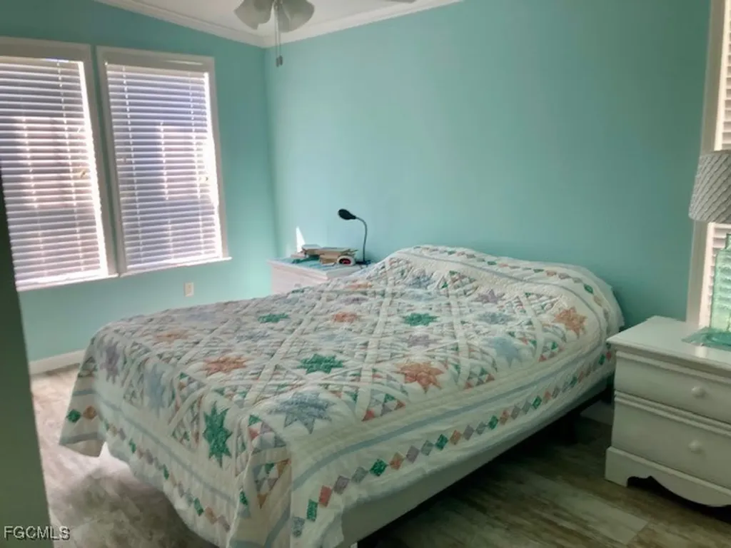 325 Shoreland Drive E Fort Myers FL 33905