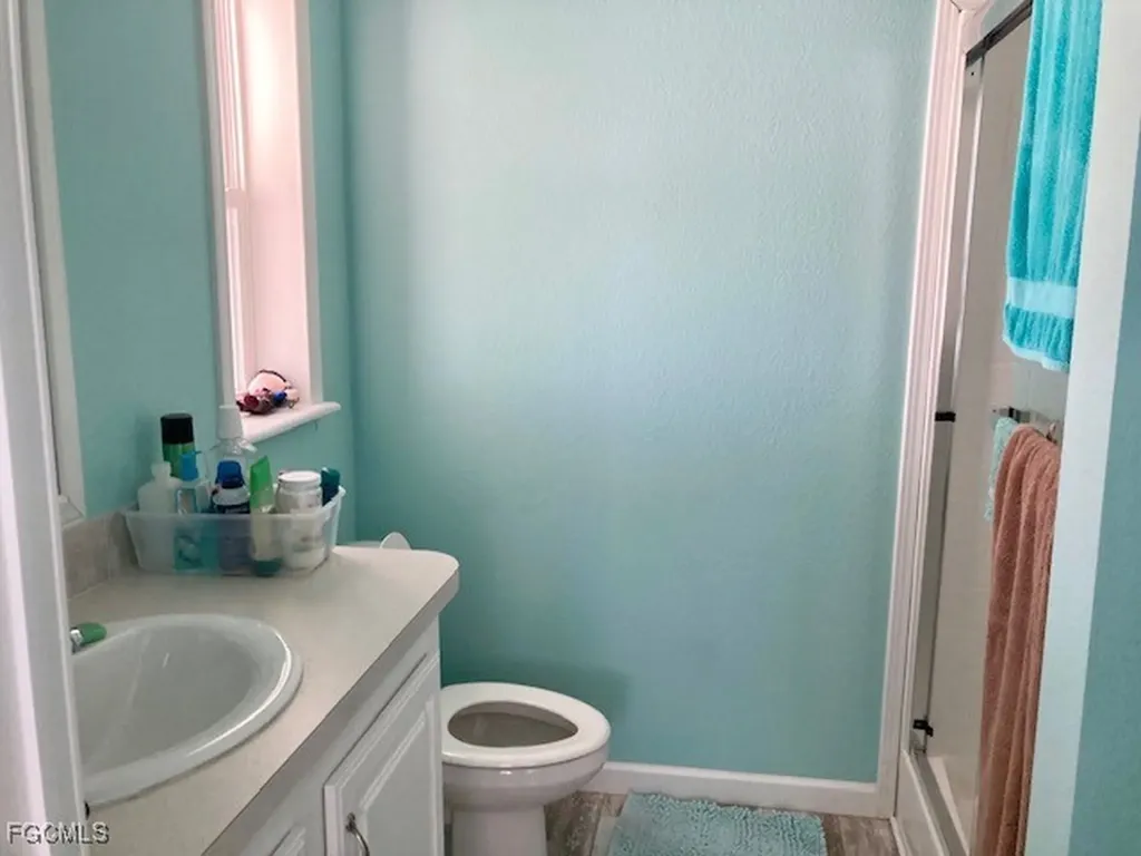 325 Shoreland Drive E Fort Myers FL 33905