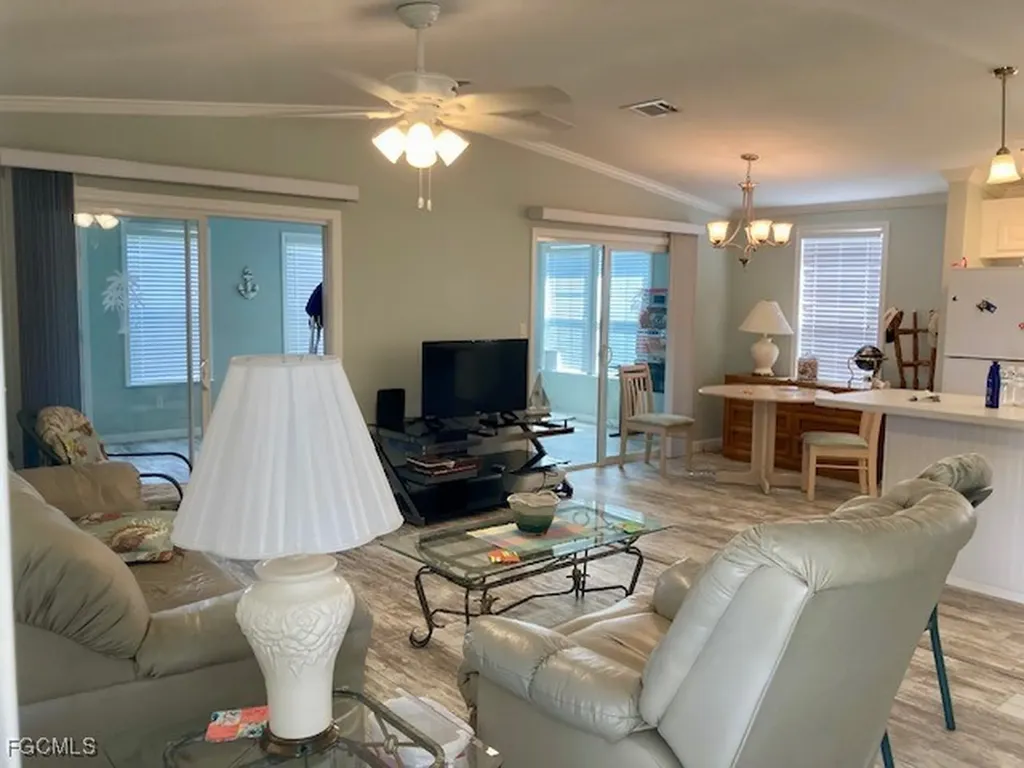 325 Shoreland Drive E Fort Myers FL 33905