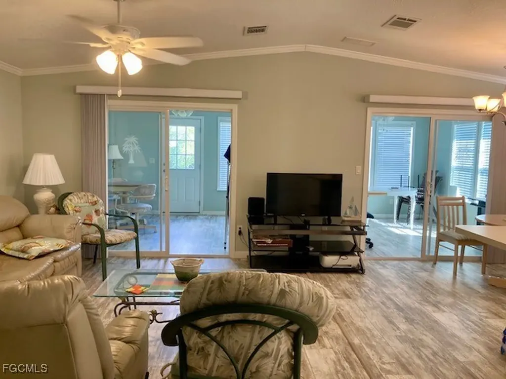 325 Shoreland Drive E Fort Myers FL 33905