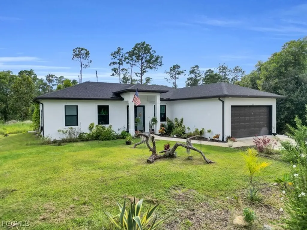 4006 E 2nd Street Lehigh Acres FL 33936