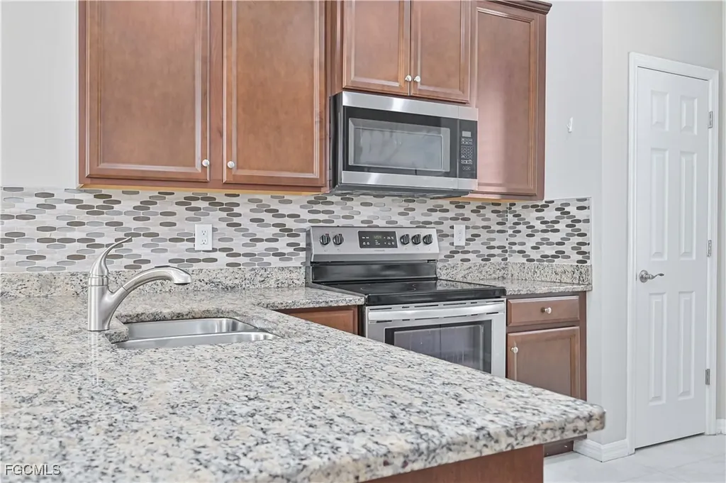 2173 Summersweet Drive Alva FL 33920