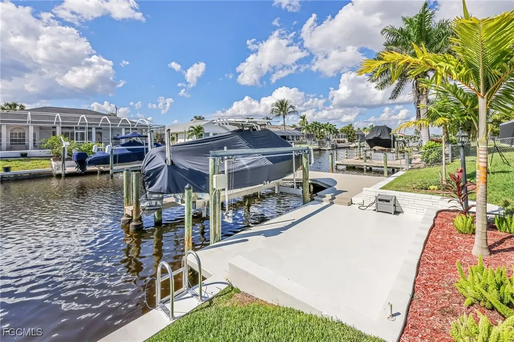 5032 Skyline Boulevard Cape Coral FL 33914