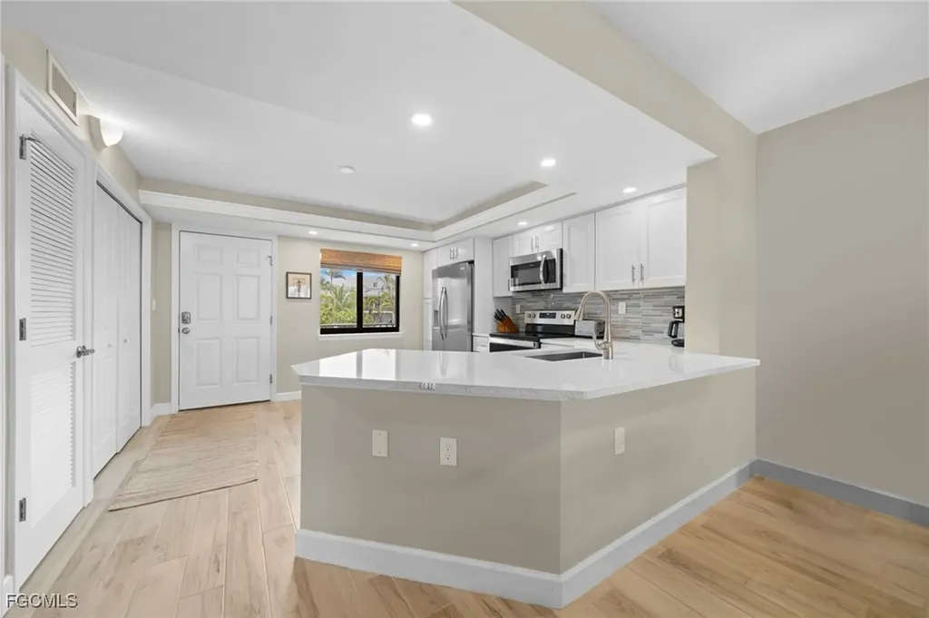 979 E Gulf Drive Sanibel FL 33957