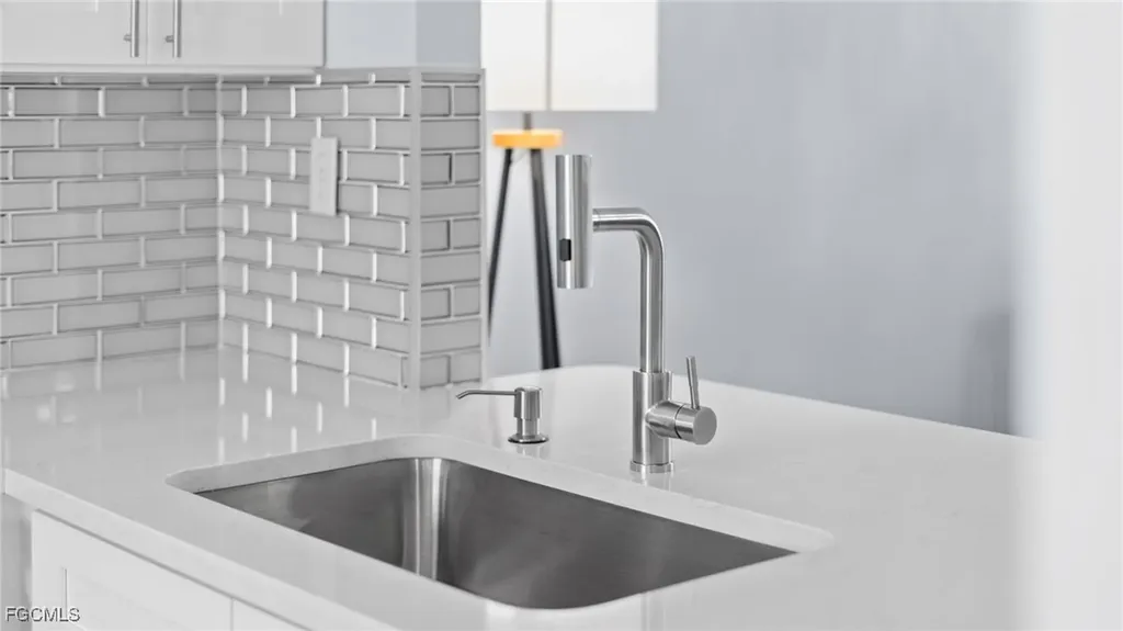 2777 W Gulf Drive Sanibel FL 33957