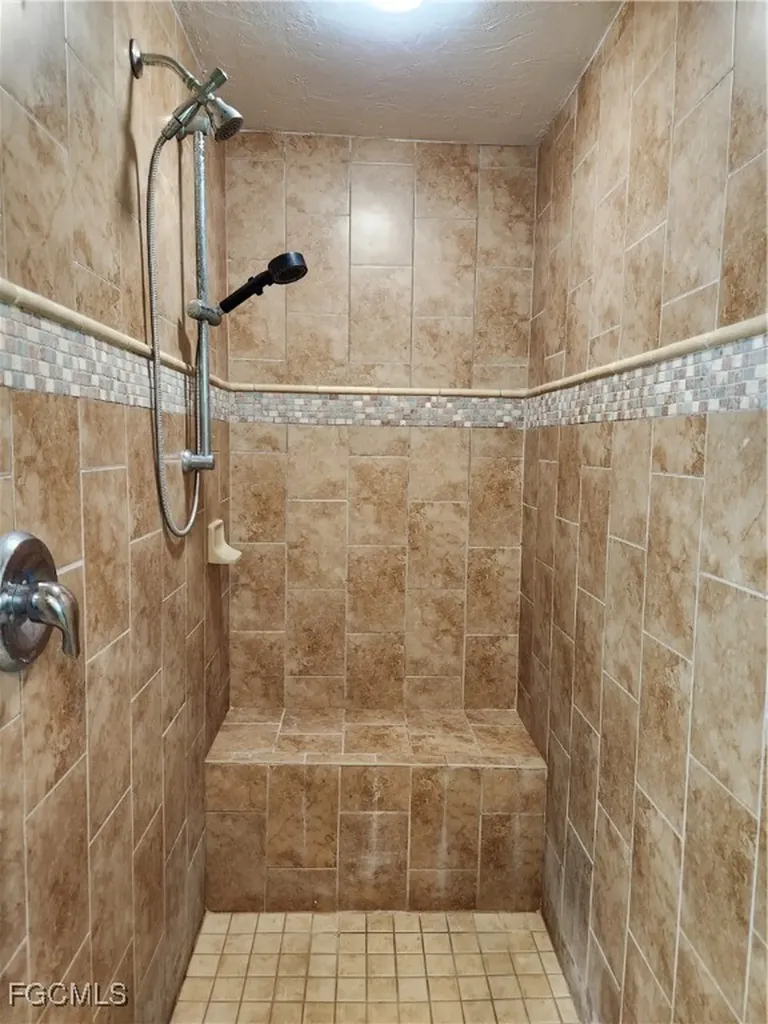 207 SE 47th Terrace Cape Coral FL 33904