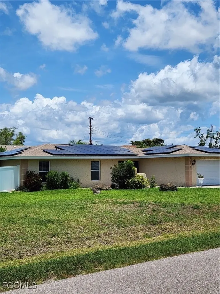 207 SE 47th Terrace Cape Coral FL 33904