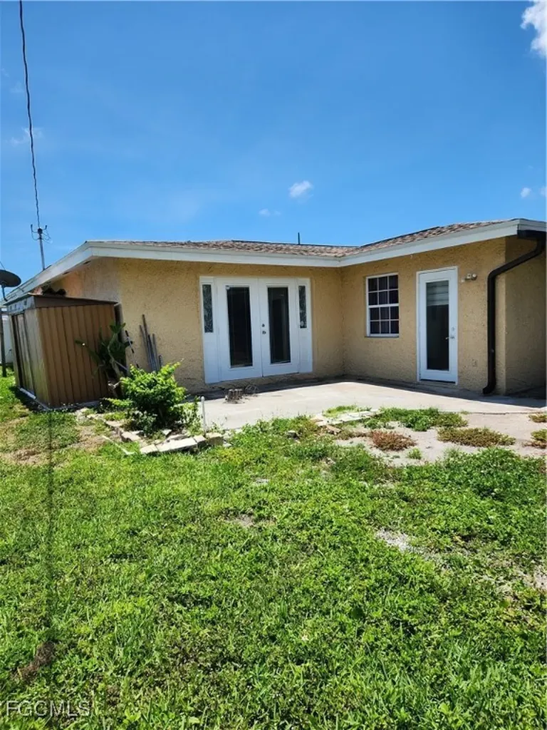 207 SE 47th Terrace Cape Coral FL 33904