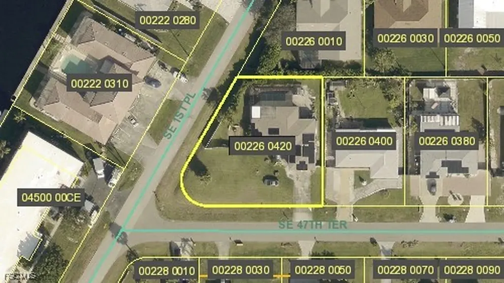 207 SE 47th Terrace Cape Coral FL 33904