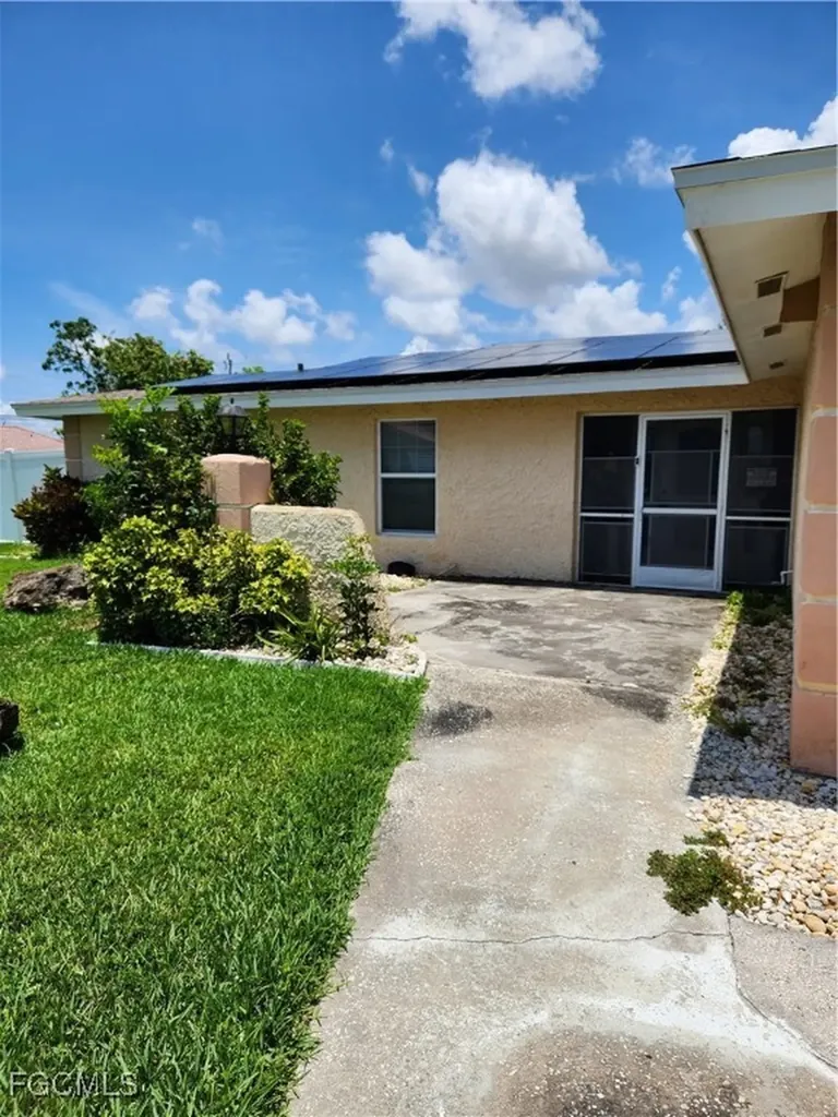 207 SE 47th Terrace Cape Coral FL 33904