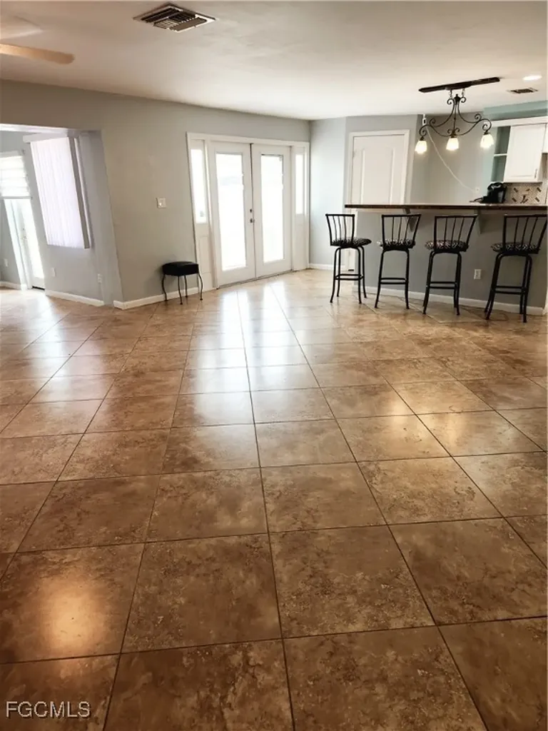 207 SE 47th Terrace Cape Coral FL 33904