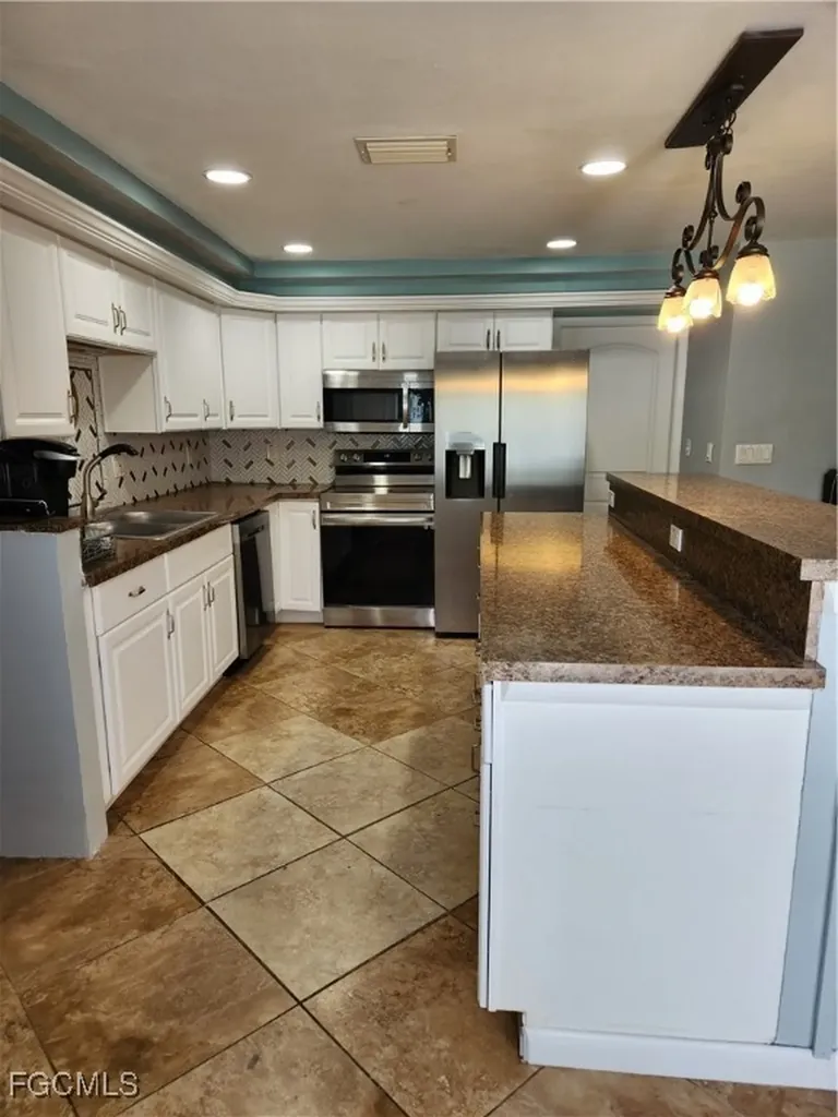 207 SE 47th Terrace Cape Coral FL 33904