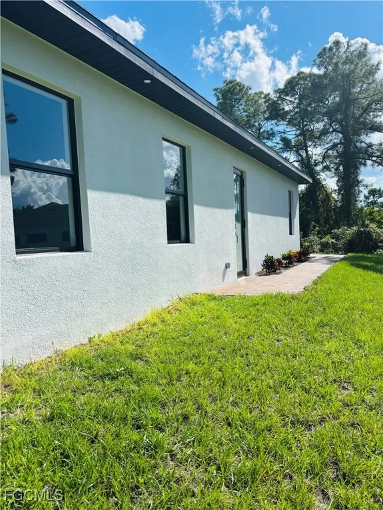 582 Eisenhower Boulevard Lehigh Acres FL 33974