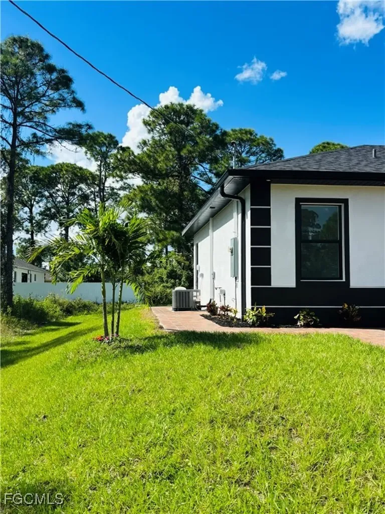 582 Eisenhower Boulevard Lehigh Acres FL 33974