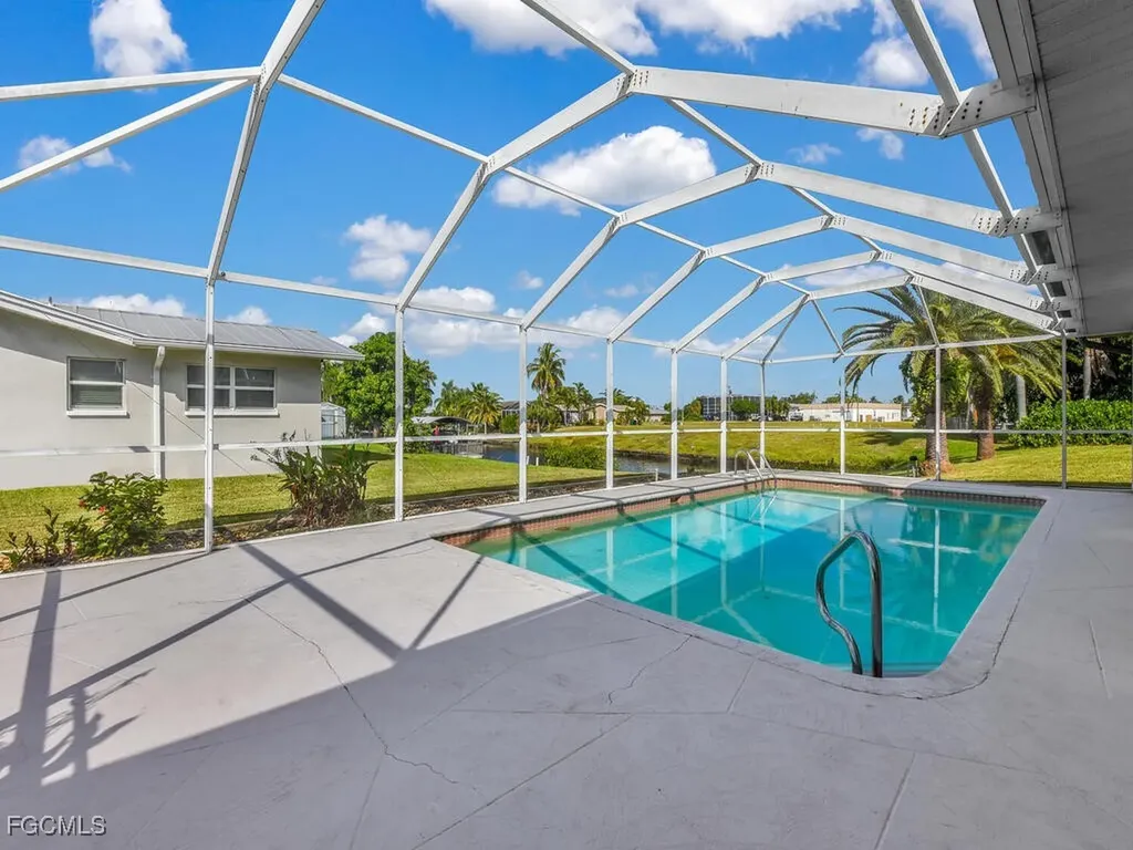 1413 SE 39th Street Cape Coral FL 33904