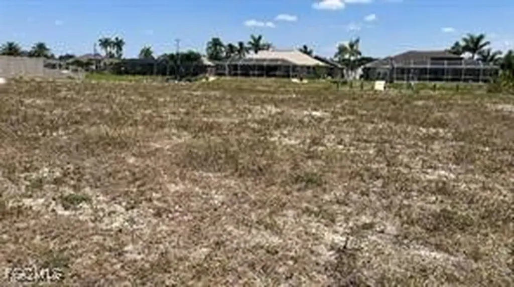 1221 SW 3rd Avenue Cape Coral FL 33991