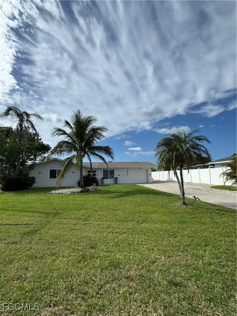 3720 SE 21st Place Cape Coral FL 33904