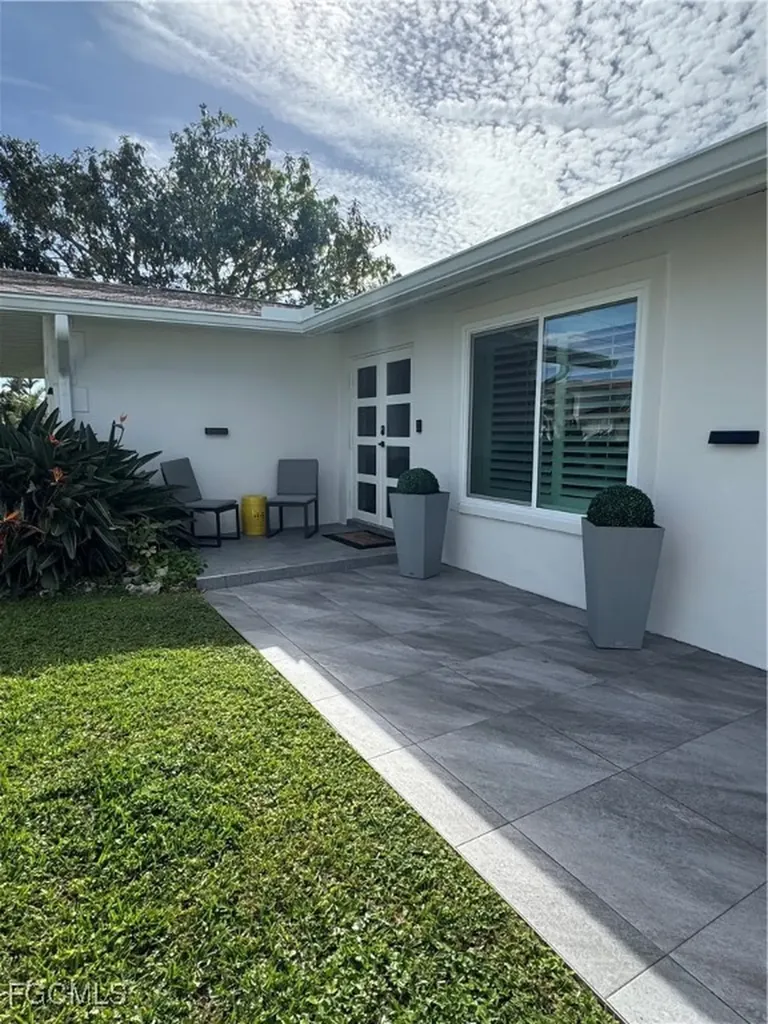 3720 SE 21st Place Cape Coral FL 33904