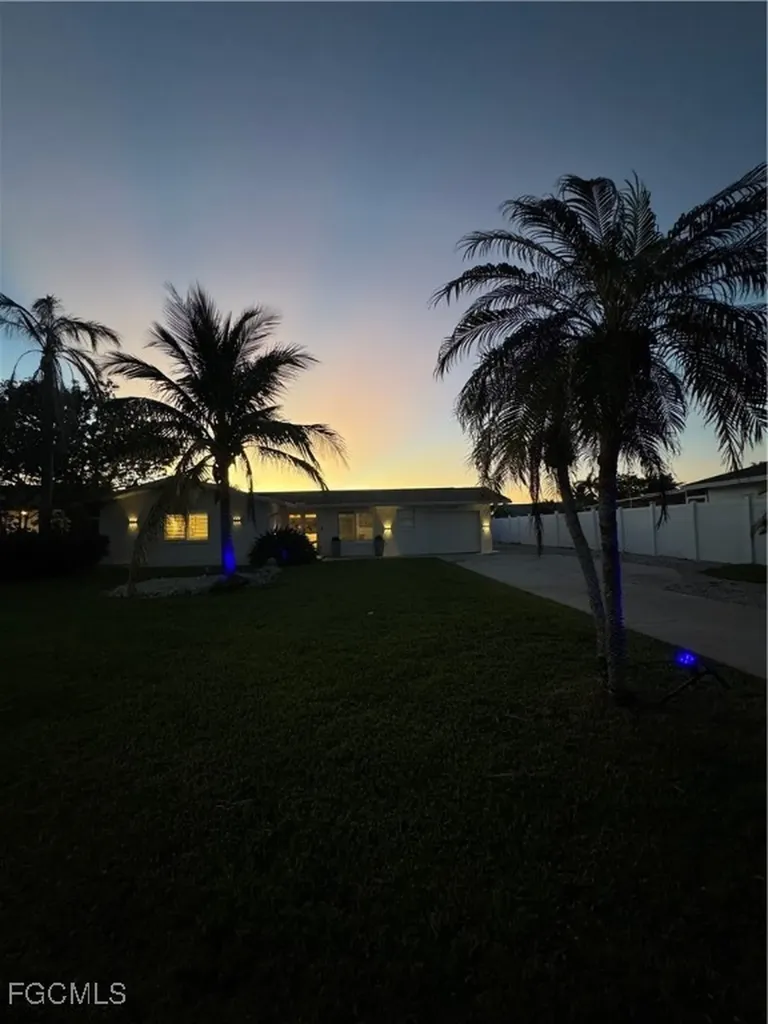 3720 SE 21st Place Cape Coral FL 33904