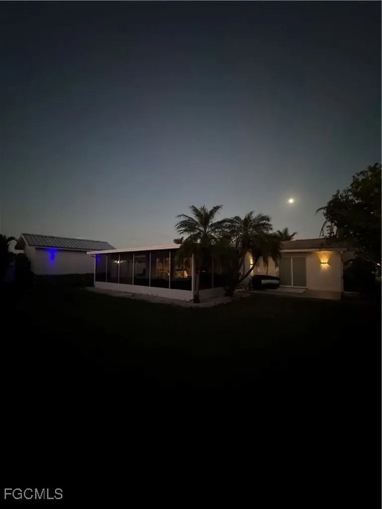 3720 SE 21st Place Cape Coral FL 33904