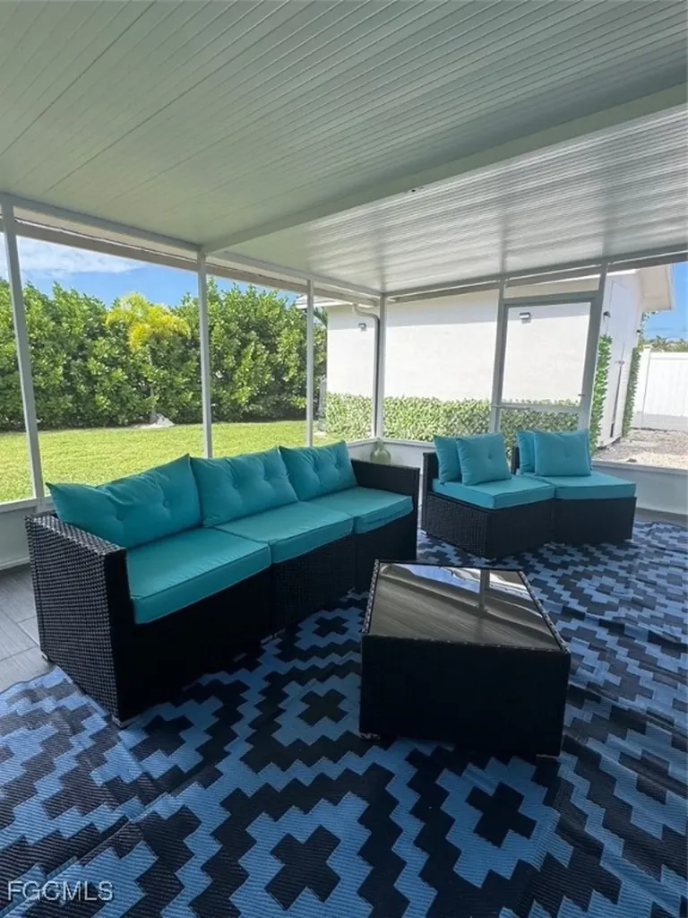 3720 SE 21st Place Cape Coral FL 33904