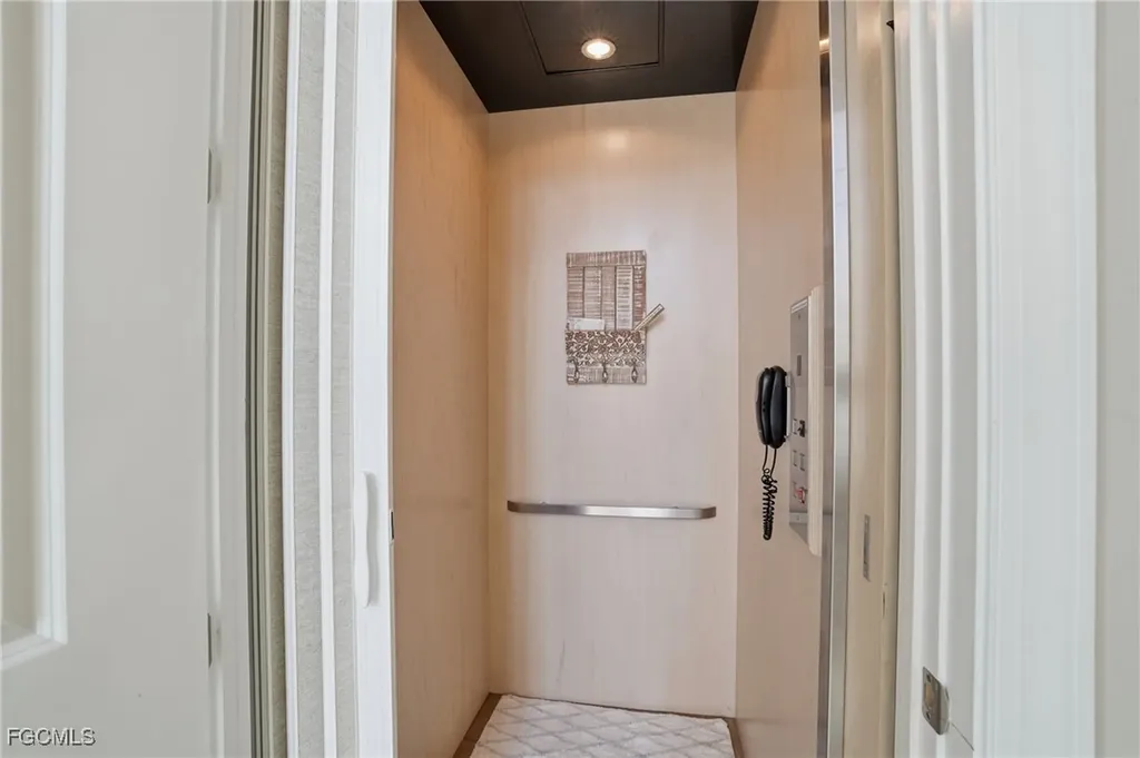 5886 Shell Cove Drive Cape Coral FL 33914