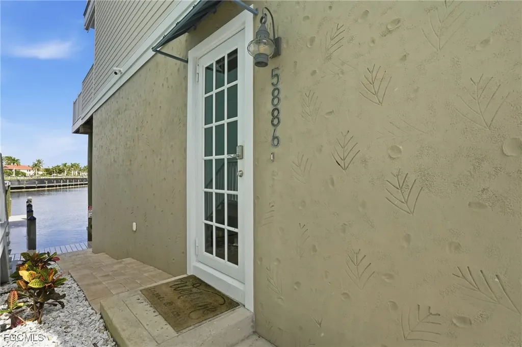 5886 Shell Cove Drive Cape Coral FL 33914