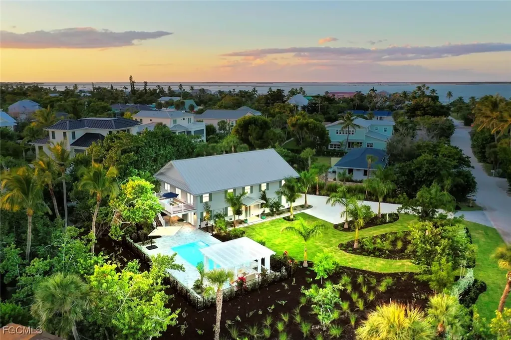 1139 Seagrape Lane Sanibel FL 33957