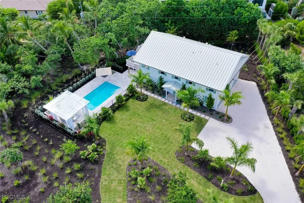 1139 Seagrape Lane Sanibel FL 33957