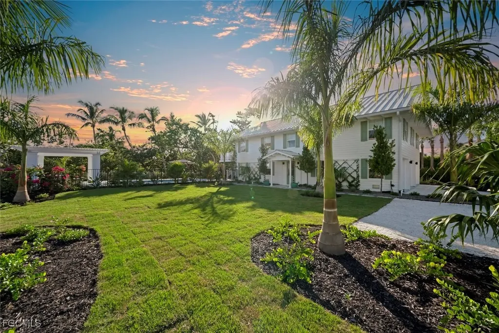 1139 Seagrape Lane Sanibel FL 33957