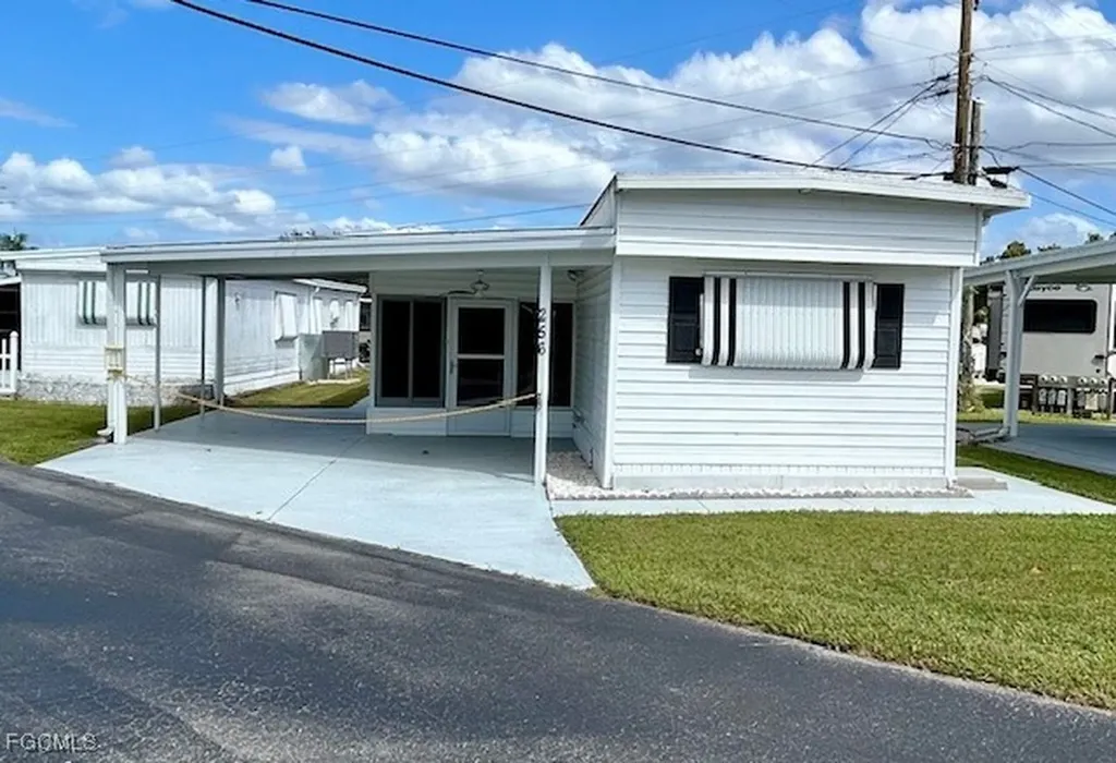 5558 Palm Beach Boulevard Fort Myers FL 33905