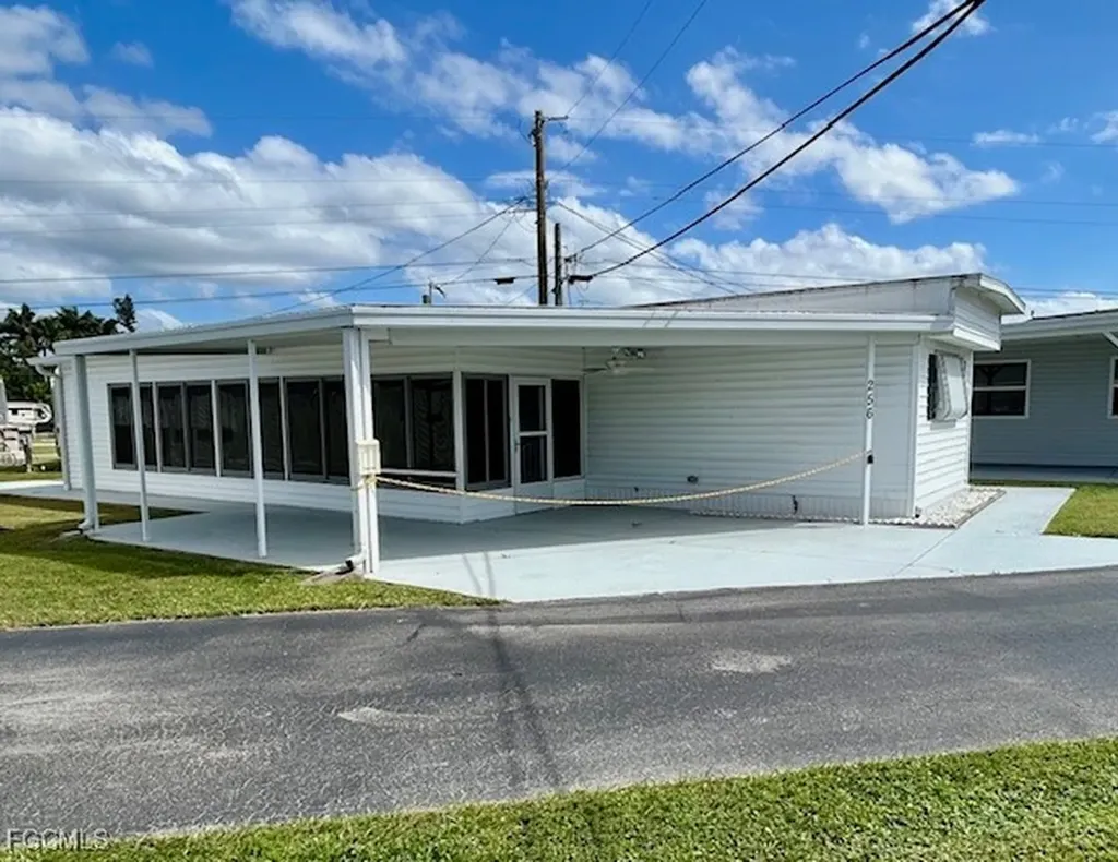 5558 Palm Beach Boulevard Fort Myers FL 33905