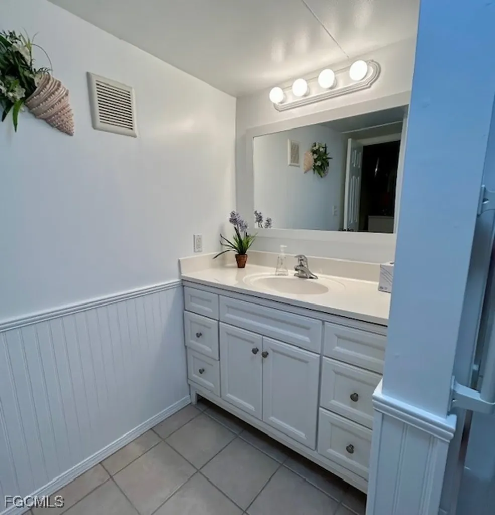 5558 Palm Beach Boulevard Fort Myers FL 33905