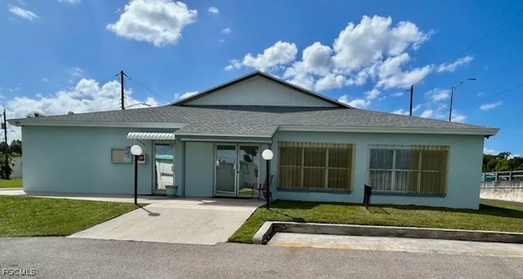 5558 Palm Beach Boulevard Fort Myers FL 33905