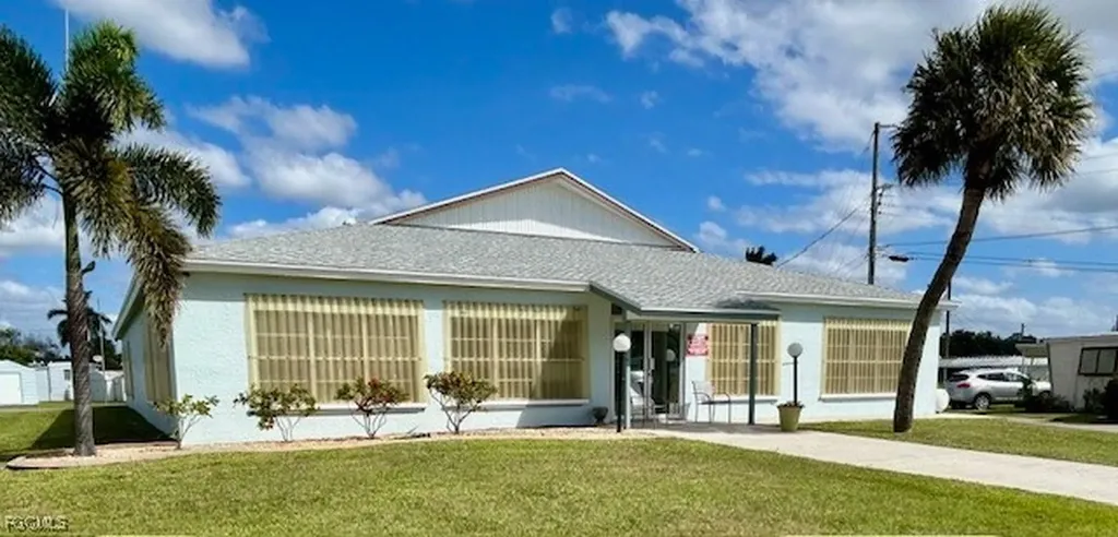 5558 Palm Beach Boulevard Fort Myers FL 33905