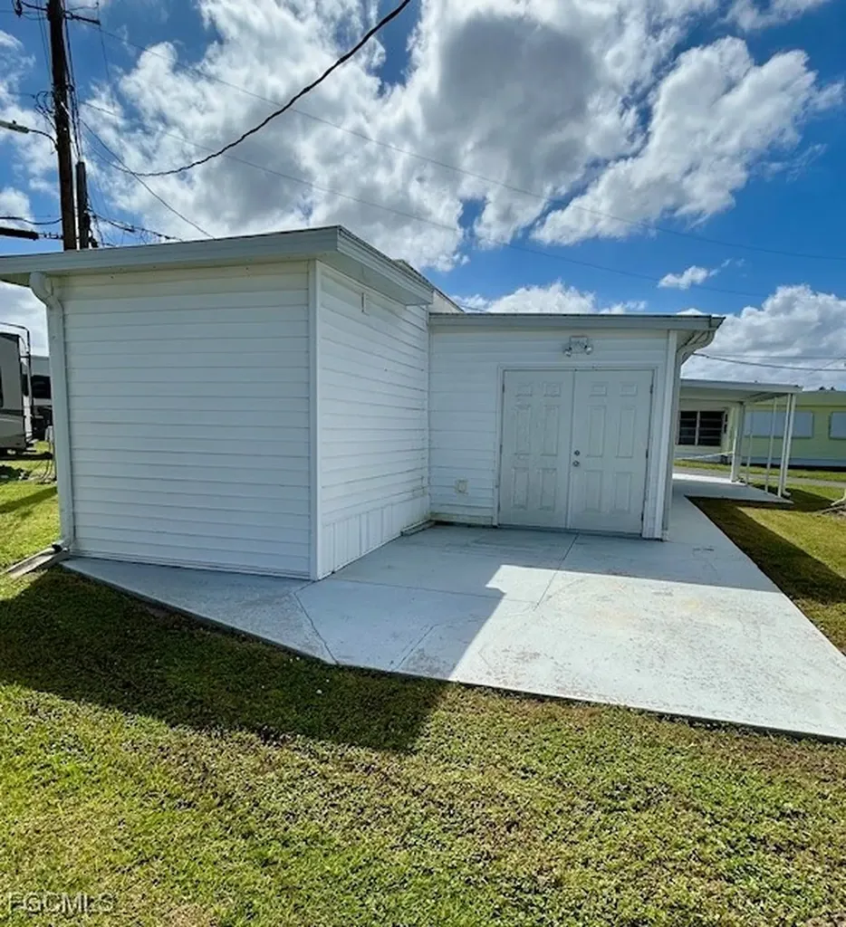 5558 Palm Beach Boulevard Fort Myers FL 33905