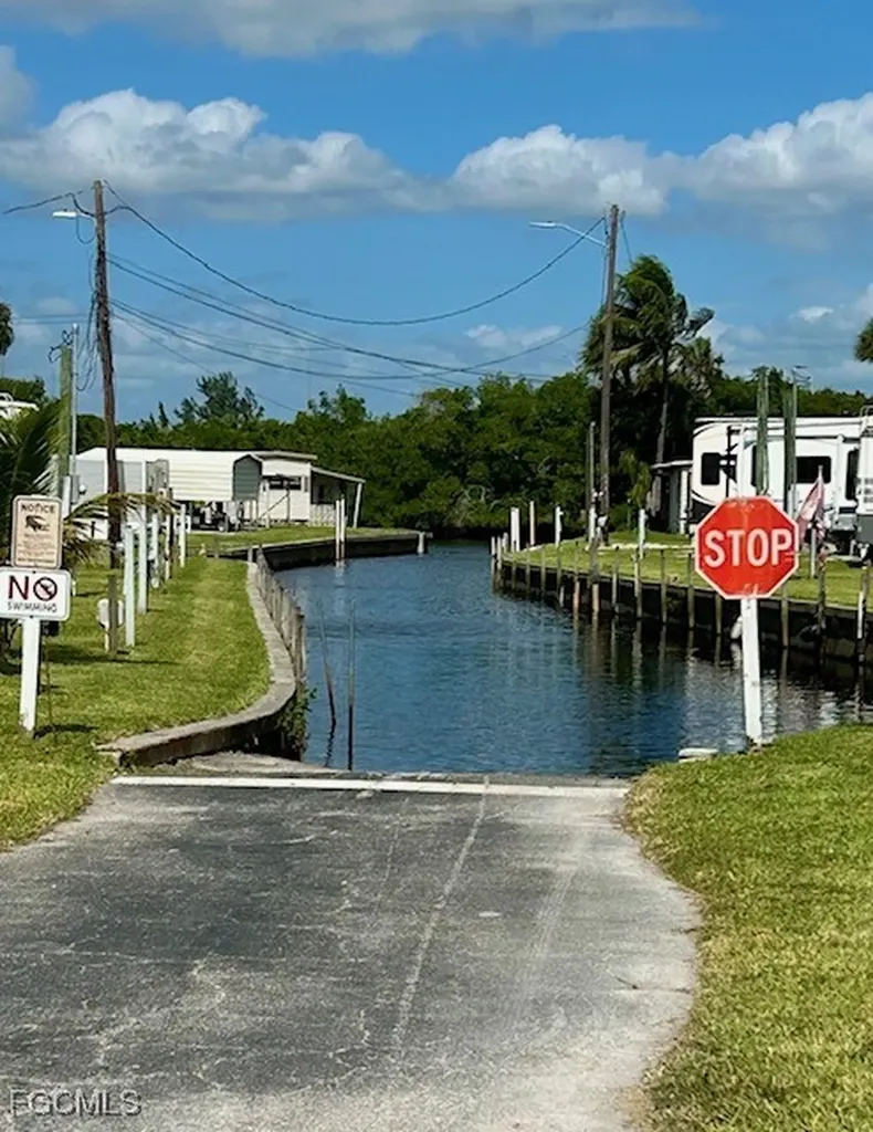 5558 Palm Beach Boulevard Fort Myers FL 33905