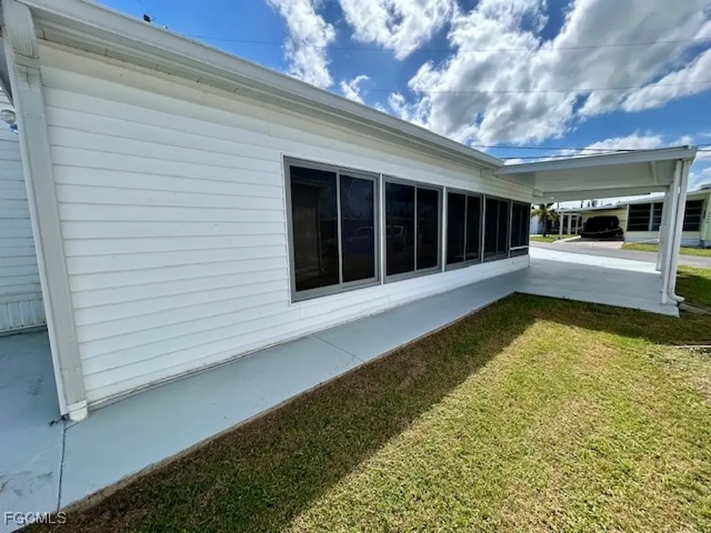 5558 Palm Beach Boulevard Fort Myers FL 33905