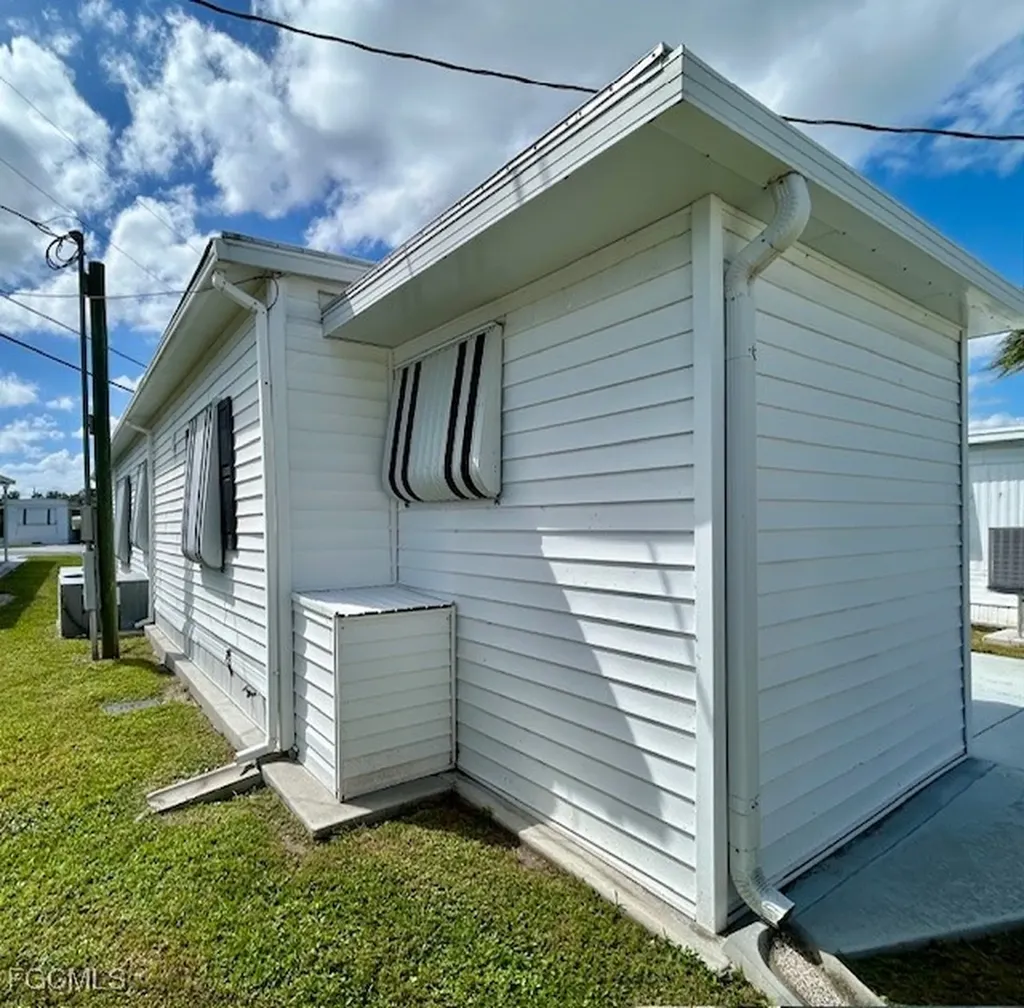 5558 Palm Beach Boulevard Fort Myers FL 33905