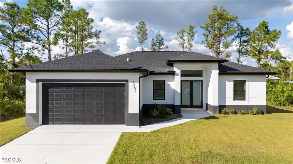 3203 Sunshine Boulevard N Lehigh Acres FL 33971