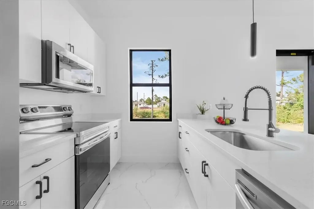 3203 Sunshine Boulevard N Lehigh Acres FL 33971