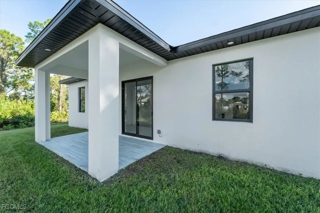 3203 Sunshine Boulevard N Lehigh Acres FL 33971
