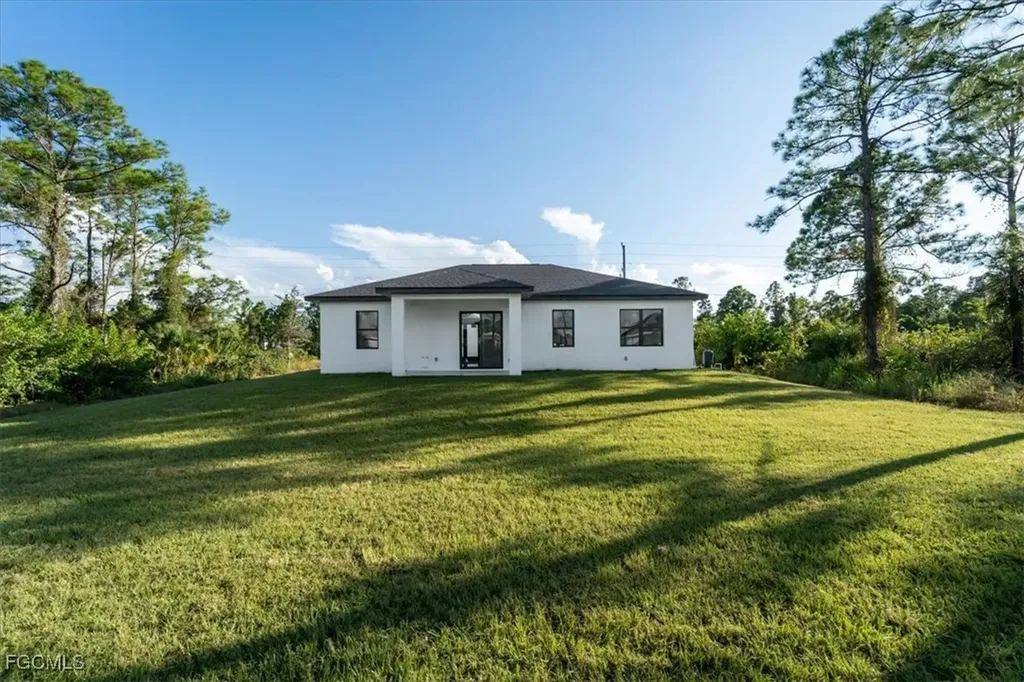 3203 Sunshine Boulevard N Lehigh Acres FL 33971