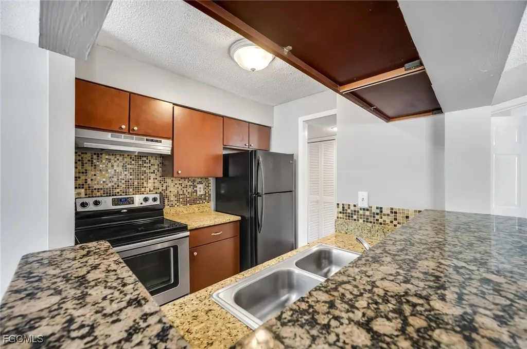 8723 Fancy Finch Drive Tampa FL 33614