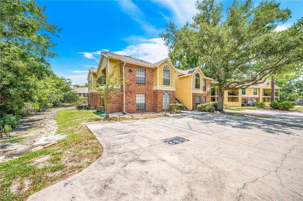8723 Fancy Finch Drive Tampa FL 33614
