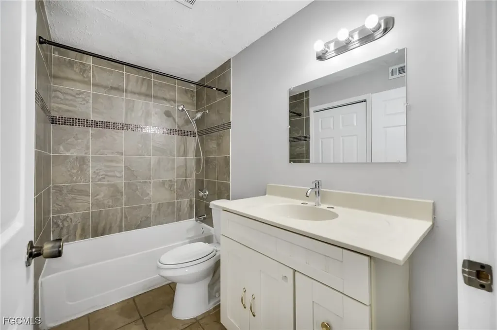 8723 Fancy Finch Drive Tampa FL 33614