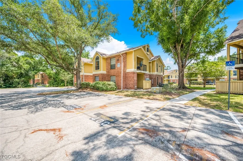 8723 Fancy Finch Drive Tampa FL 33614