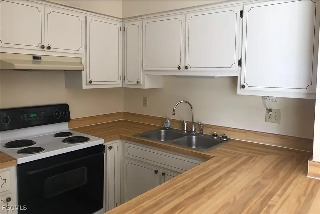 3306 SW 7th Place Cape Coral FL 33914