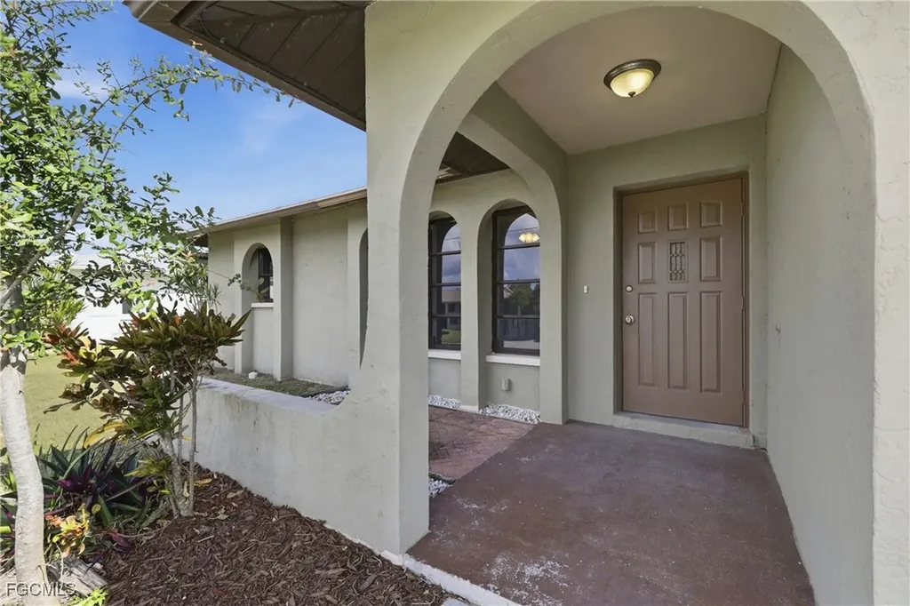 109 NE 20th Court Cape Coral FL 33909