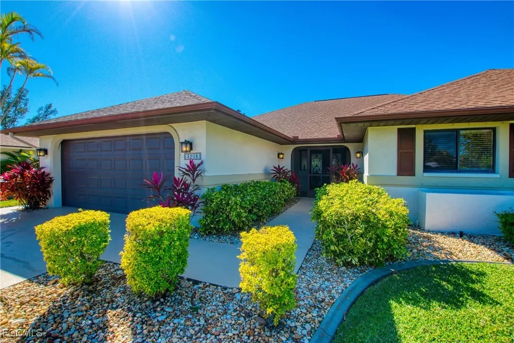 3208 SE 5th Avenue Cape Coral FL 33904